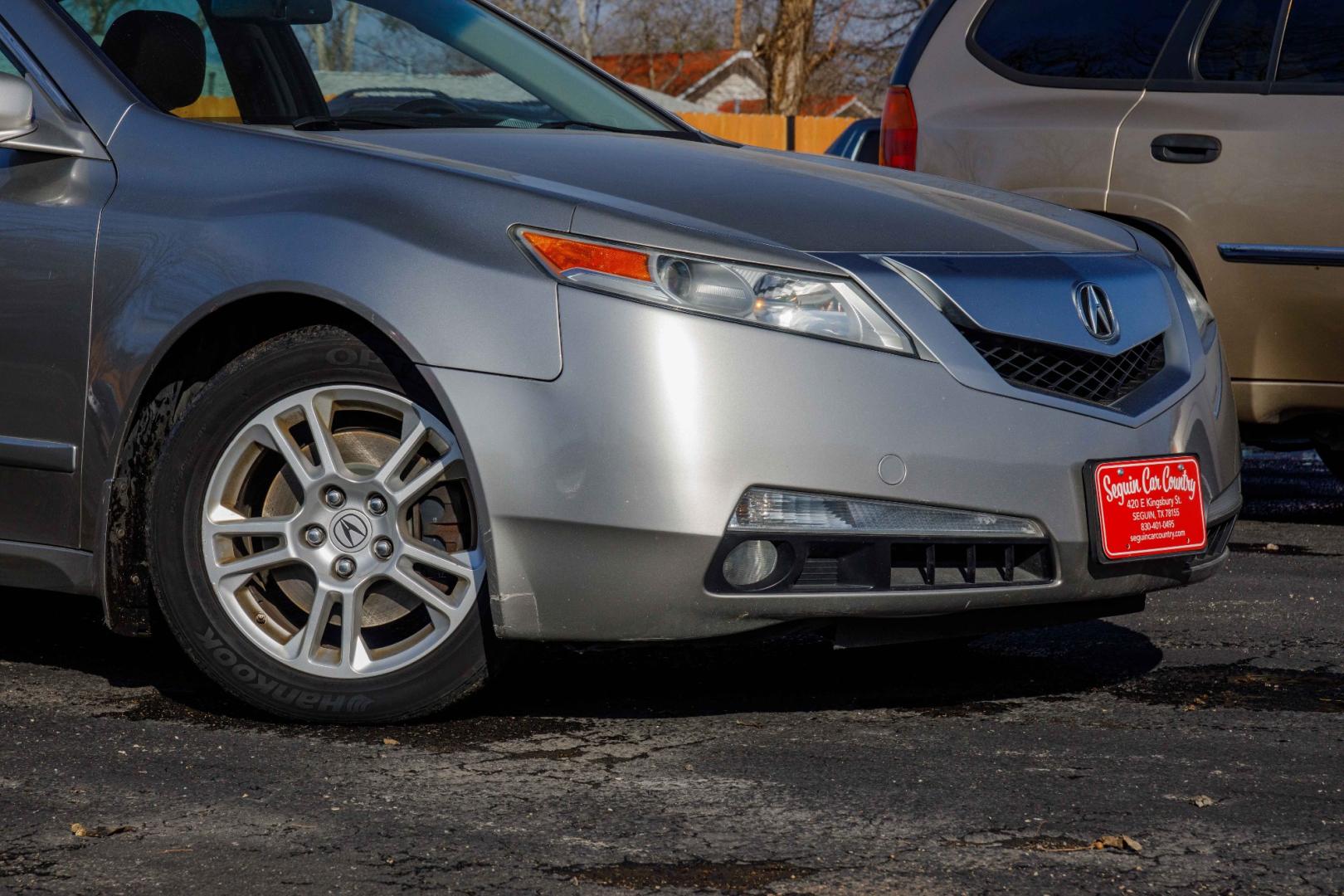 2010 SILVER ACURA TL 5-Speed AT (19UUA8F2XAA) with an 3.5L V6 SOHC 24V engine, 5-SPEED AUTOMATIC transmission, located at 420 E. Kingsbury St., Seguin, TX, 78155, (830) 401-0495, 29.581060, -97.961647 - Photo#2